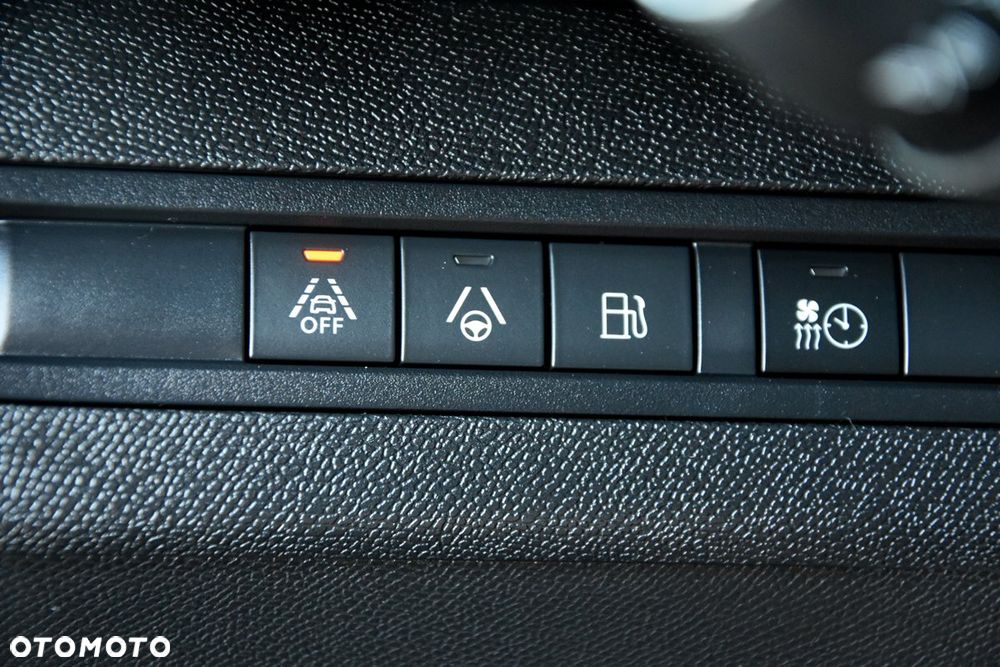 Peugeot 3008 1.6 PureTech HYbrid GT Line S&S EAT8 - 28