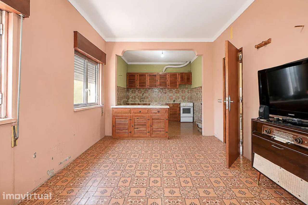 Moradia para Remodelação com 1.332 m² de Terreno – Potencial para Dest - Grande imagem: 5/41