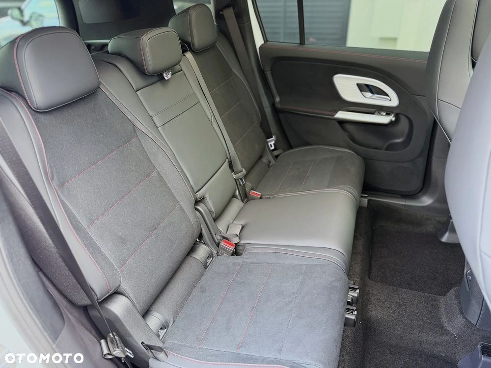 Mercedes-Benz GLB - 34