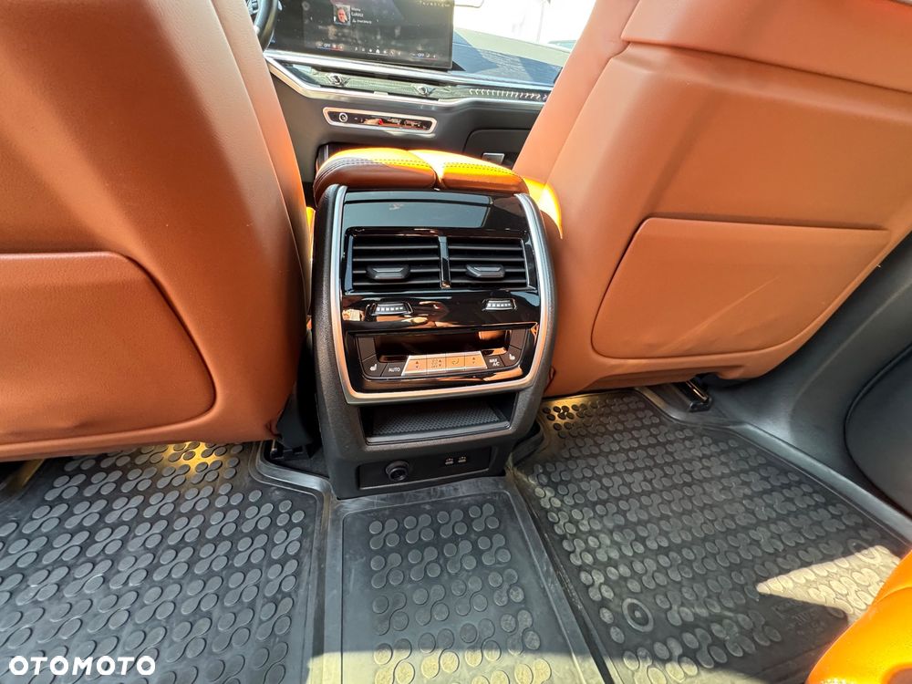 BMW X7 xDrive40i mHEV Individual Edition sport - 8