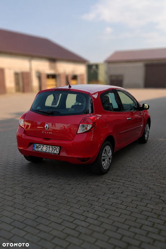 Renault Clio - 2
