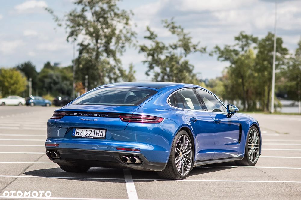 Porsche Panamera 4S - 12