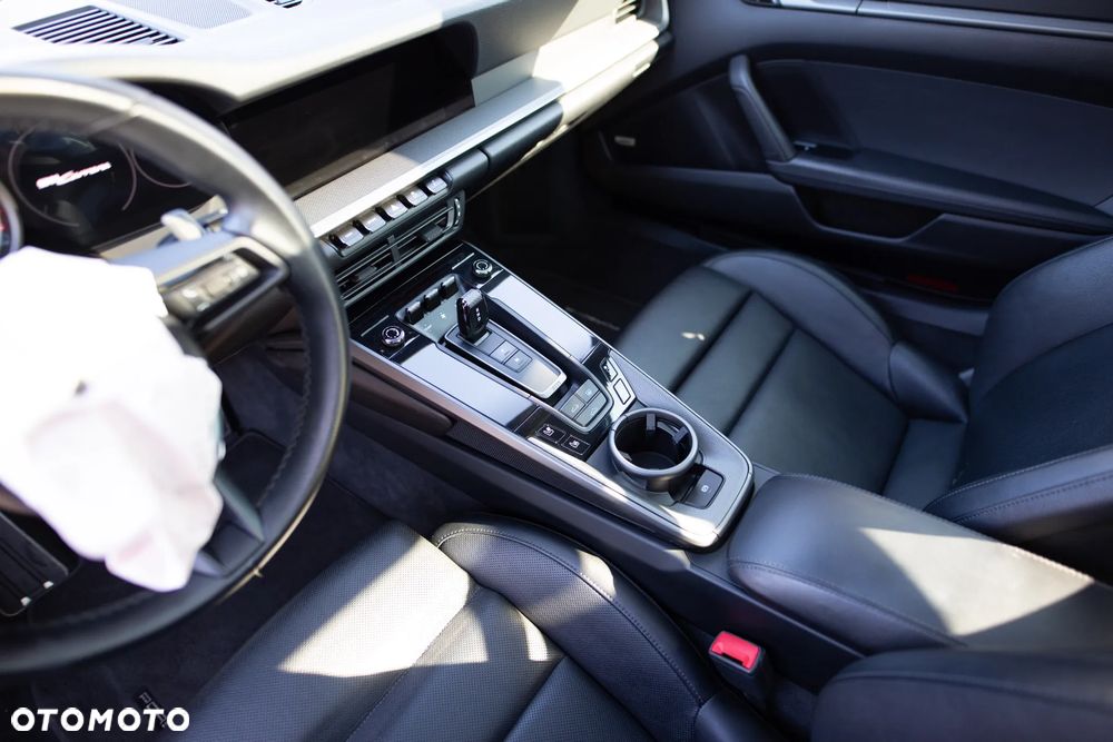 Porsche 911 Carrera - 13