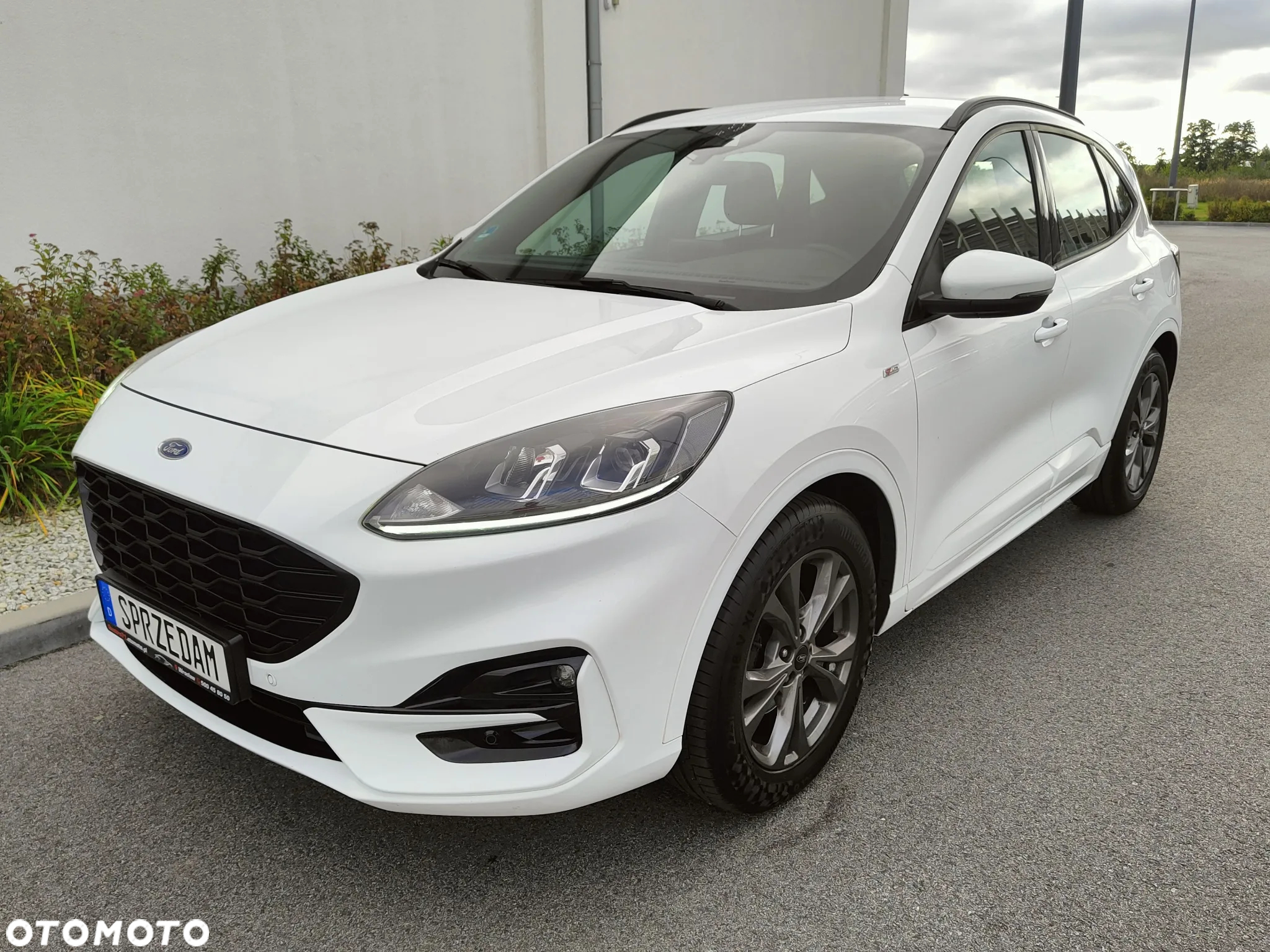 Ford Kuga 1.5 EcoBoost ST-LINE X - 8