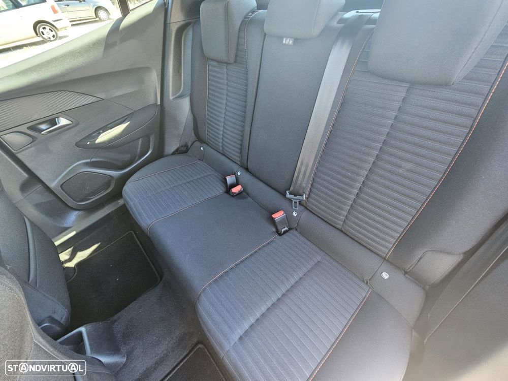 Peugeot 2008 1.2 PureTech Active Pack - 20