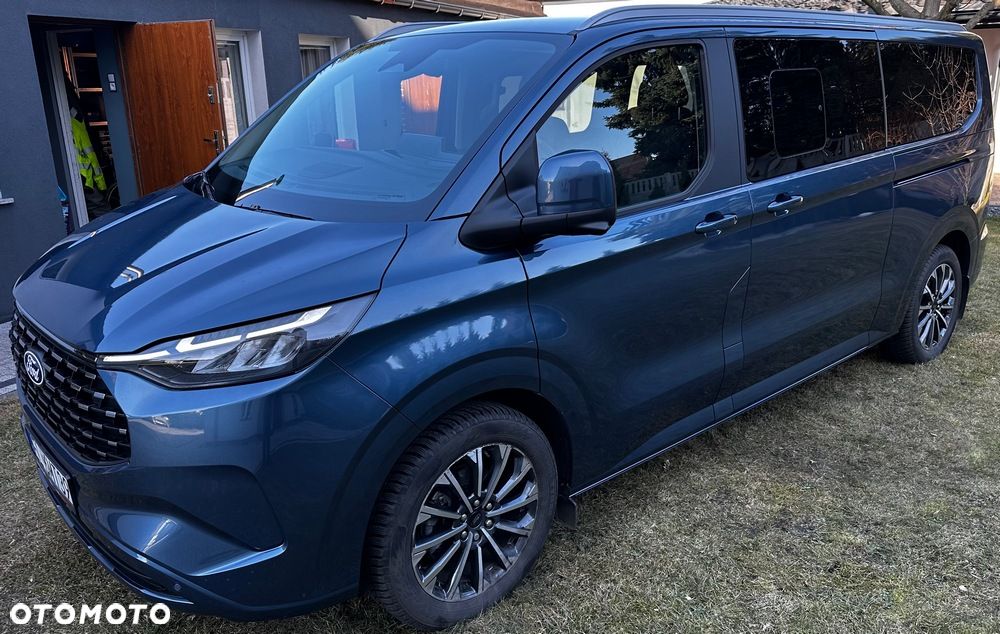 Ford Tourneo Custom - 1