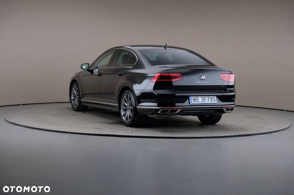 Volkswagen Passat - 2