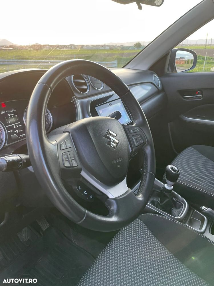 Suzuki Vitara 1.4 Boosterjet MHEV Passion - 16