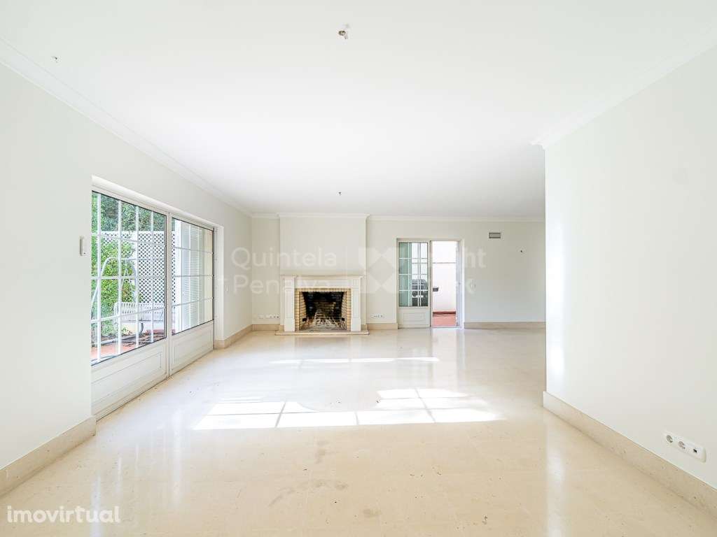 Para arrendamento, moradia T4 com jardim na Quinta Patino. - Grande imagem: 2/28