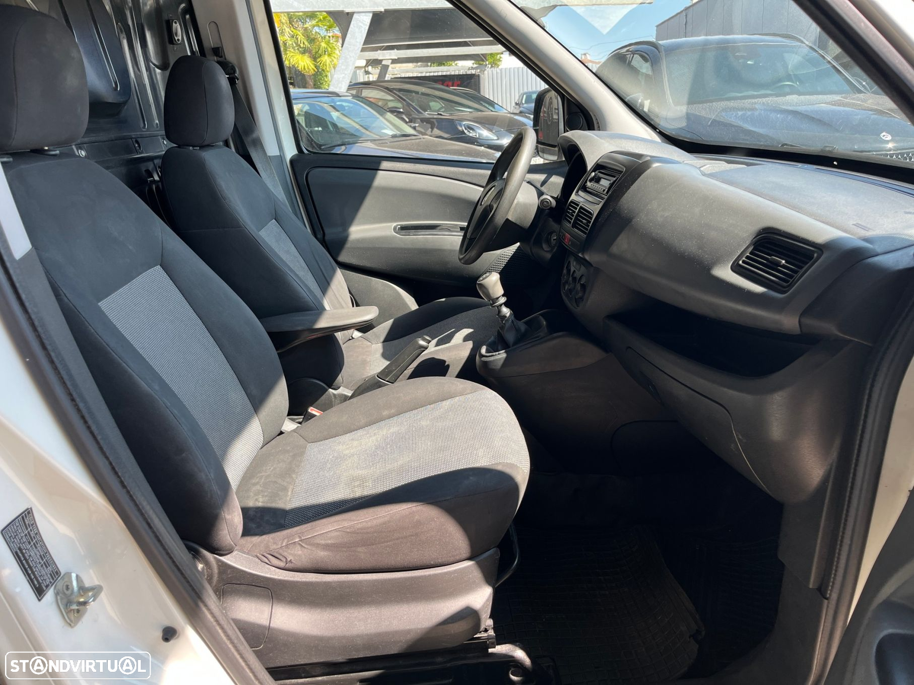 Fiat Doblo Outro - 24
