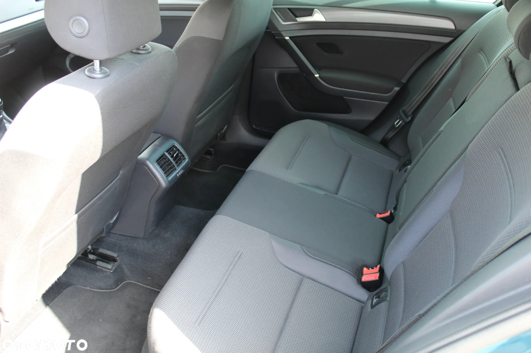 Volkswagen Golf VII 1.6 TDI BMT Comfortline - 11