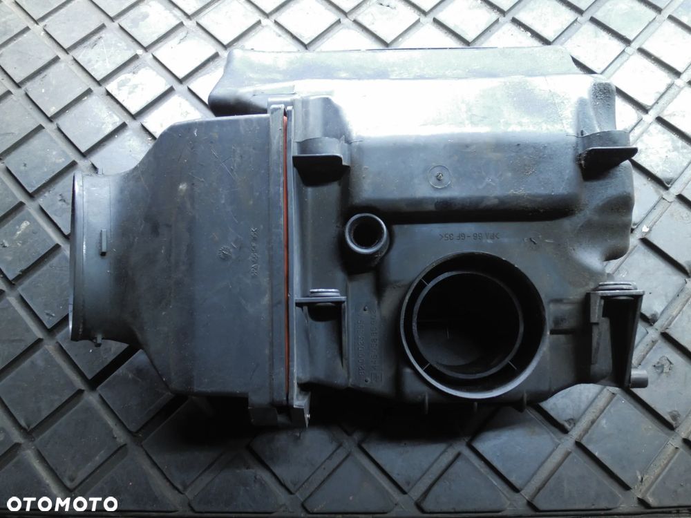 OBUDOWA FILTRA POWIETRZA RENAULT SCENIC I 2.0 8200023599A - 2
