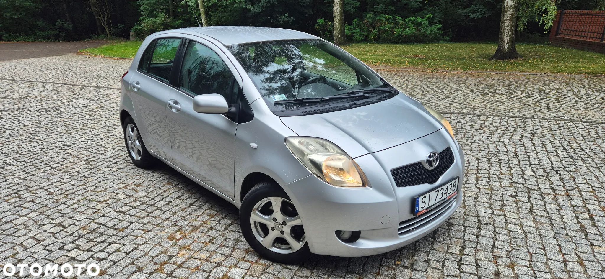 Toyota Yaris 1.3 VVT-i Sol - 1