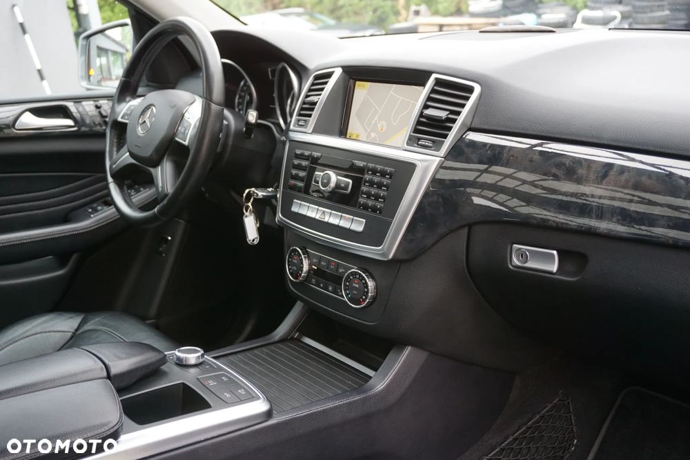 Mercedes-Benz ML 350 BlueTEC 4MATIC 7G-TRONIC - 23