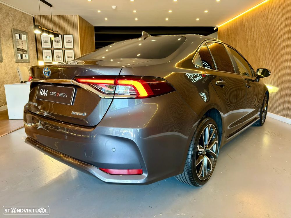 Toyota Corolla SD 1.8 Hybrid Luxury - 14