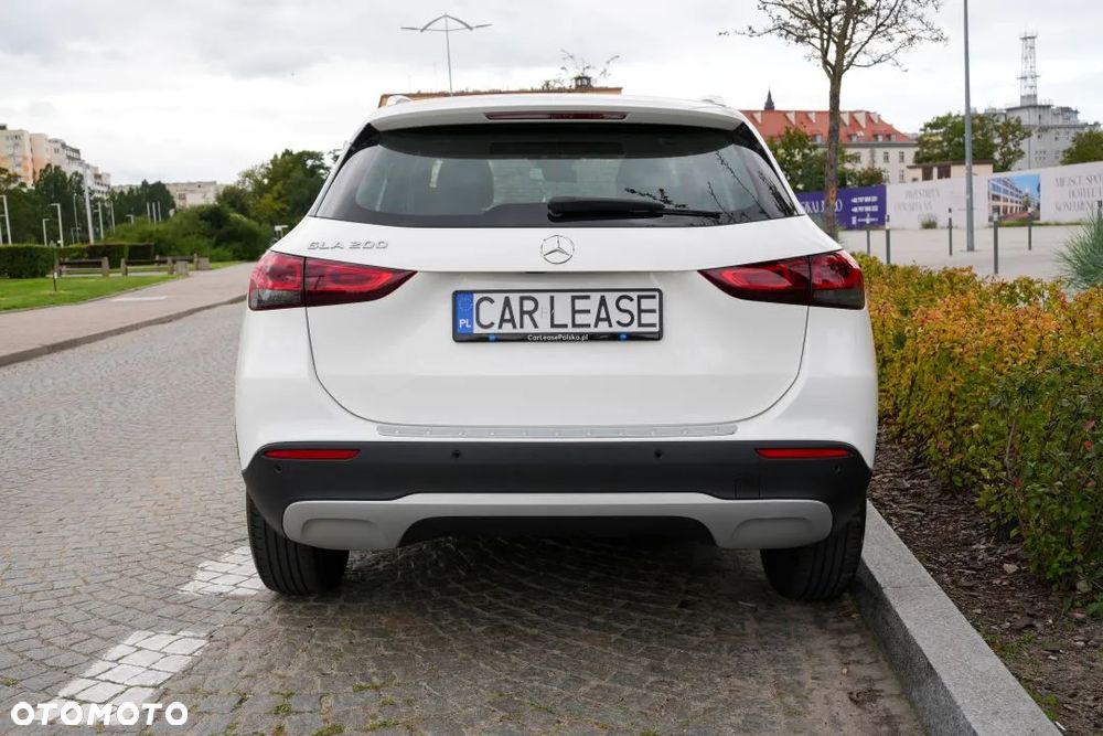 Mercedes-Benz GLA 200 Business Edition - 10