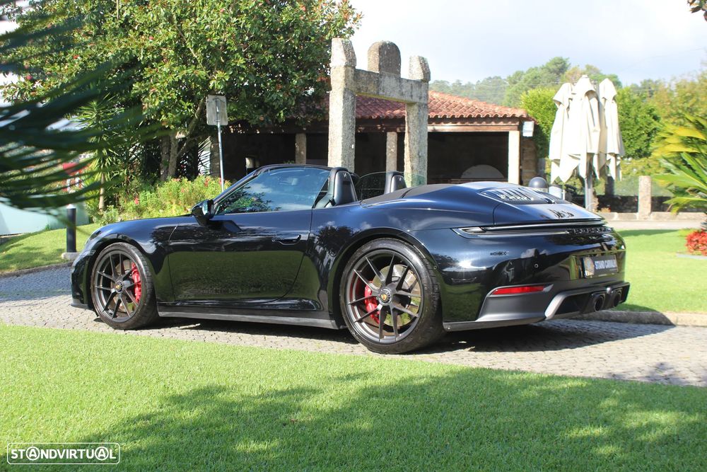 Porsche 911 (992) Carrera GTS - 3