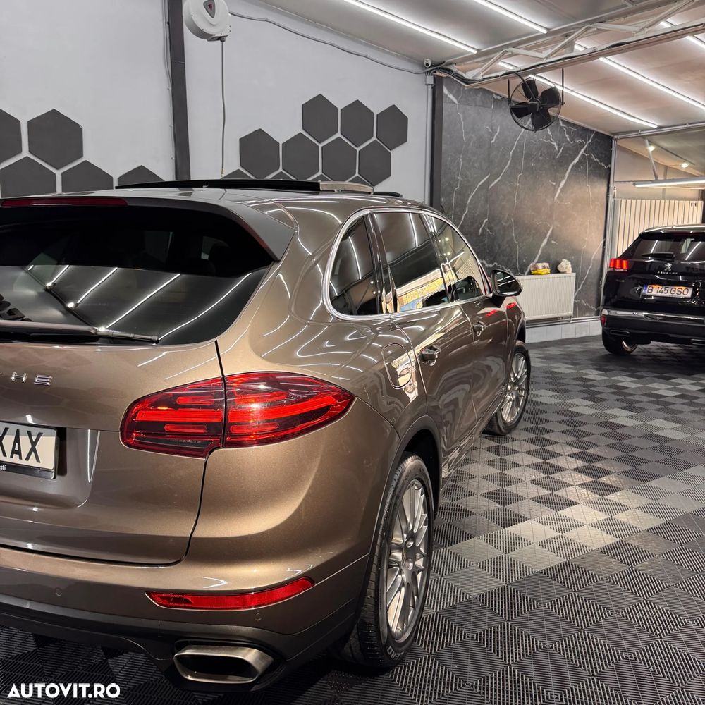 Porsche Cayenne - 7