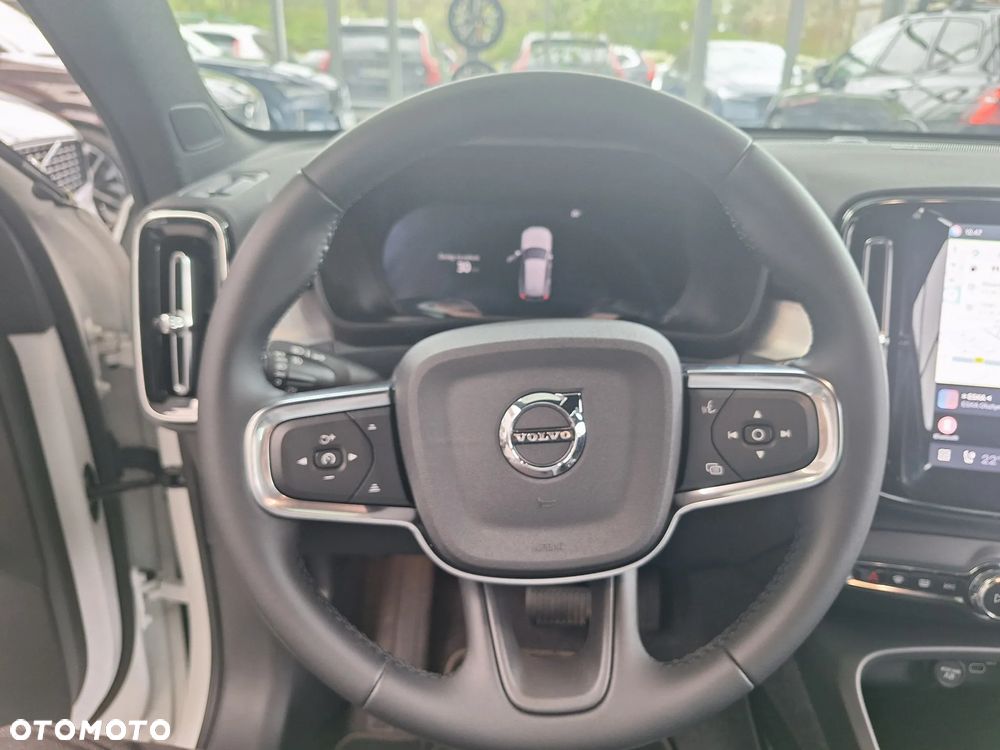 Volvo XC 40 B3 Plus Dark - 17