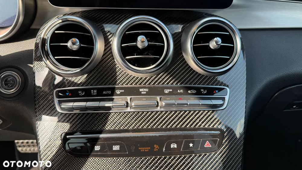 Mercedes-Benz GLC 300 d 4Matic 9G-TRONIC AMG Line - 30