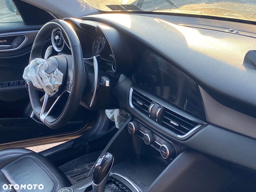 Alfa Romeo Giulia - 18