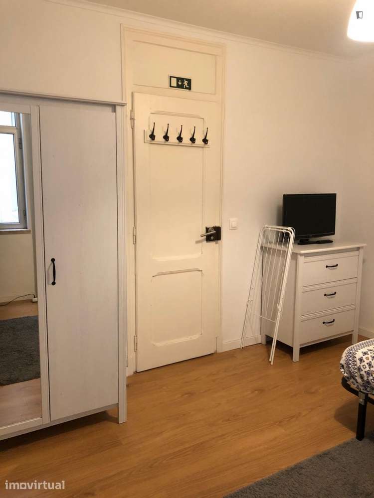 Quarto - localizado em São Sebastião Lisbon - Grande imagem: 3/14
