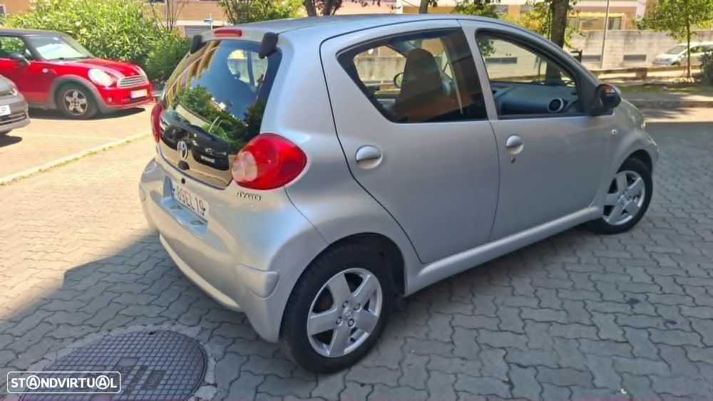 Toyota Aygo 1.0 + AC - 5