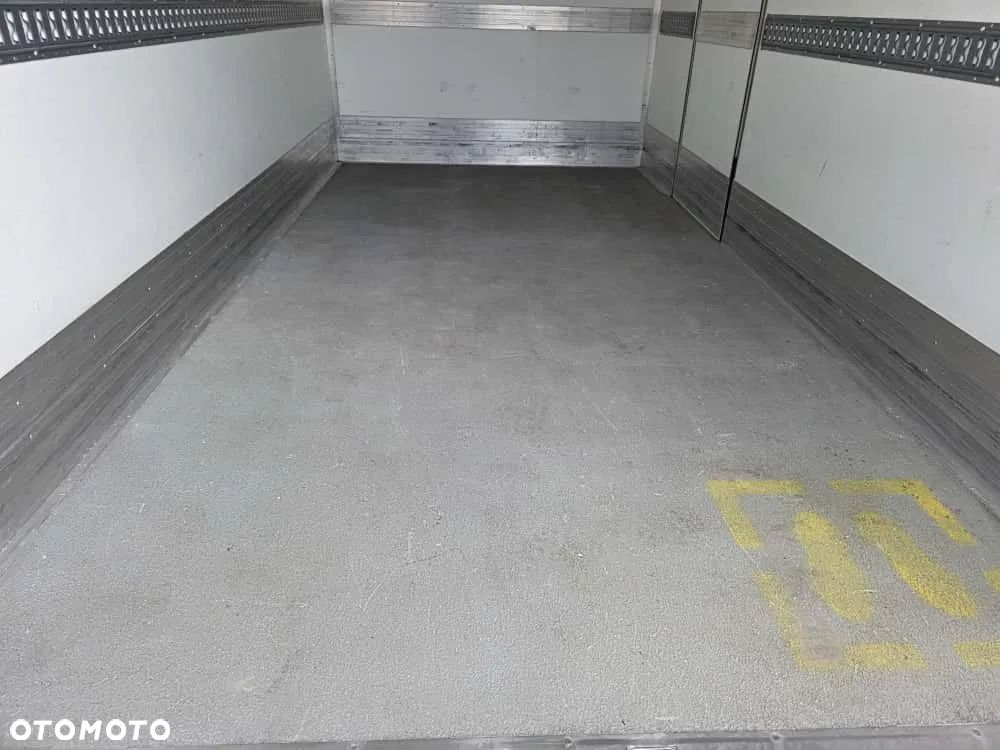Iveco 50C18 Chłodnia Izoterma 8EP tylko 80000 km Krajowy Ledy  Agregat Carrier citymax 400 - 3