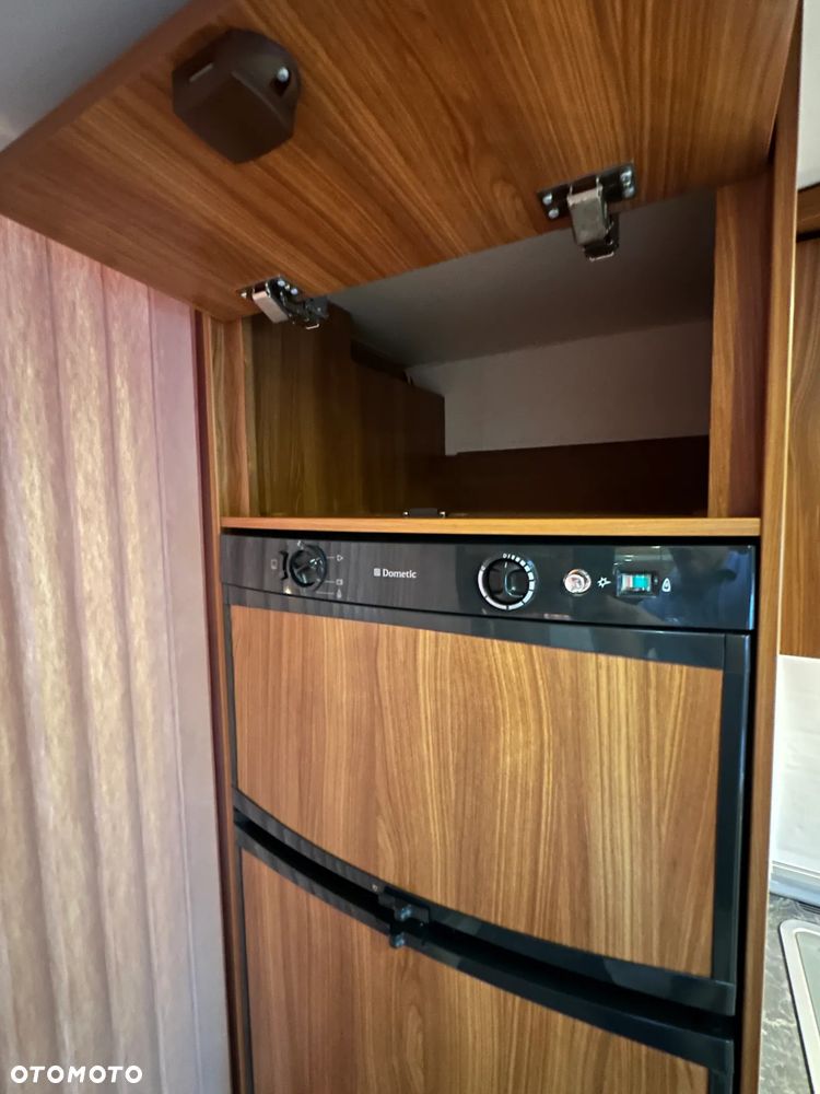 Dethleffs 550 NOMAD z przedsionkiem Isabella i łóżkami piętrowymi. - 30