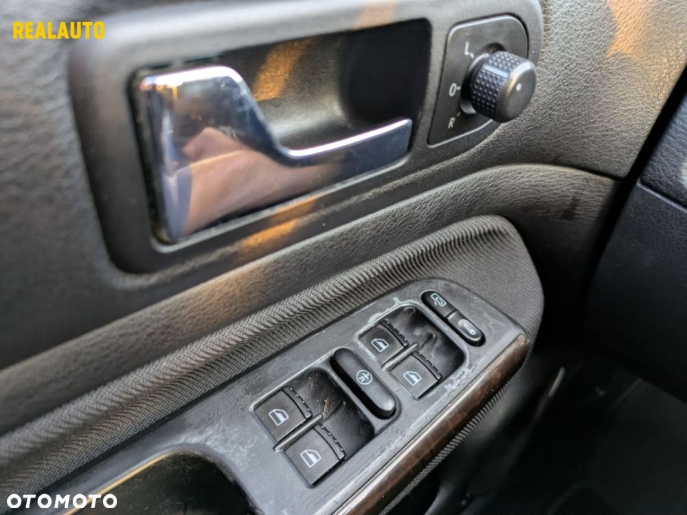 Volkswagen Golf - 18