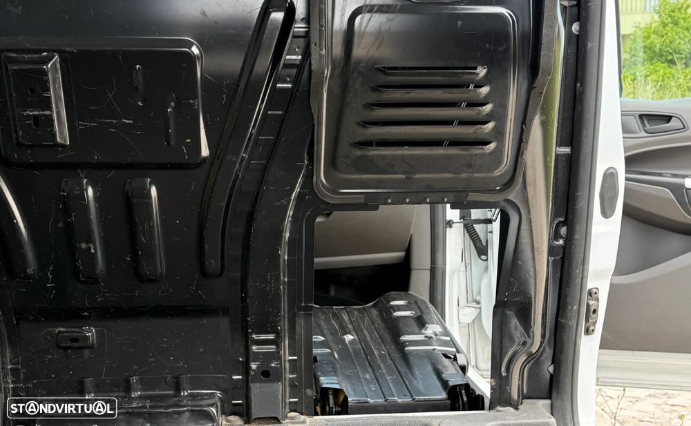 Ford Transit Connect - 8
