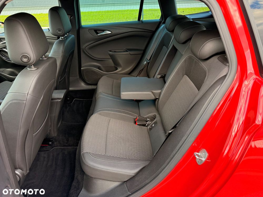 Opel Astra 1.4 Turbo Innovation - 28