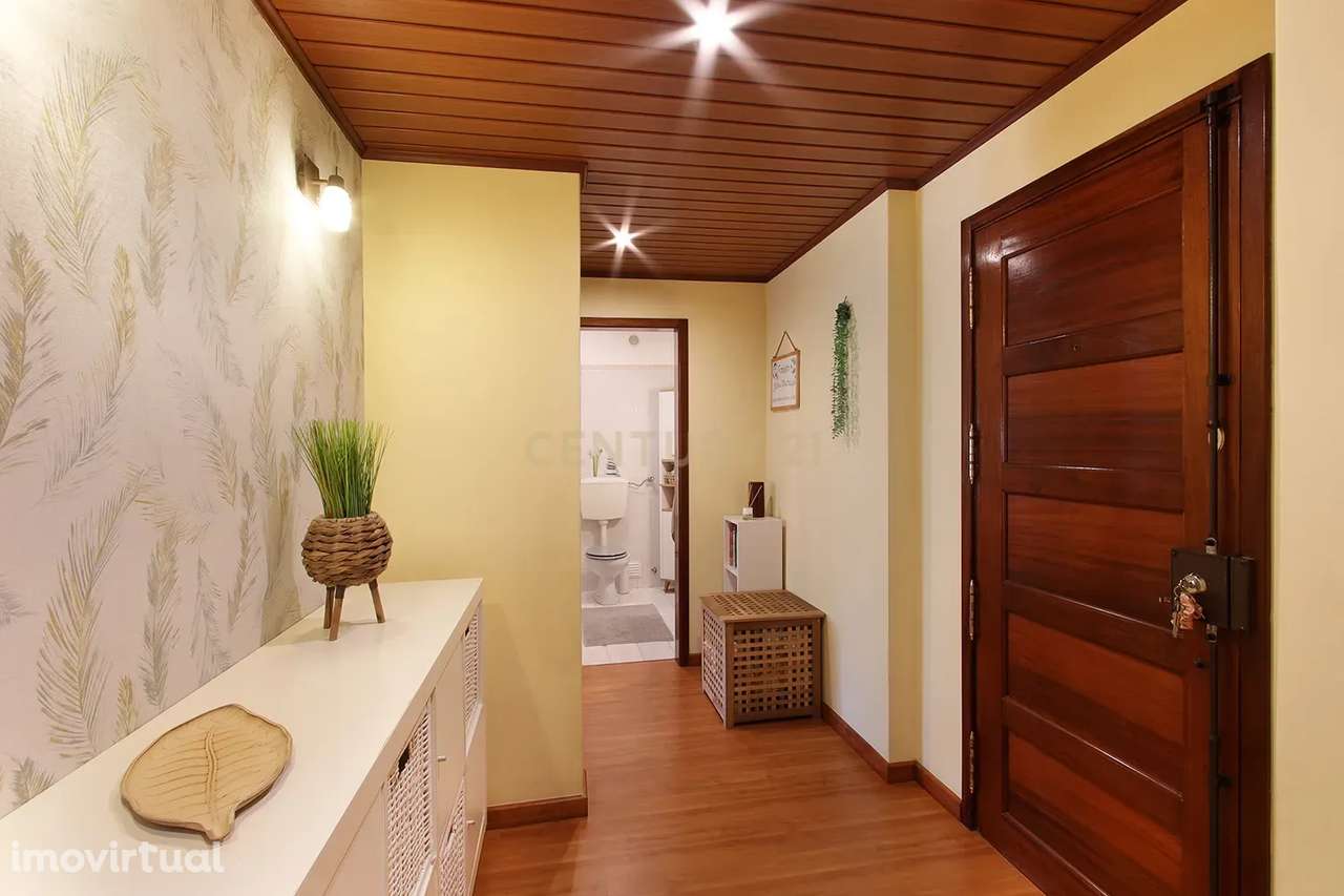 Mem Martins - Apartamento T1 transformado em T2 em zona tranquila. - Grande imagem: 4/20