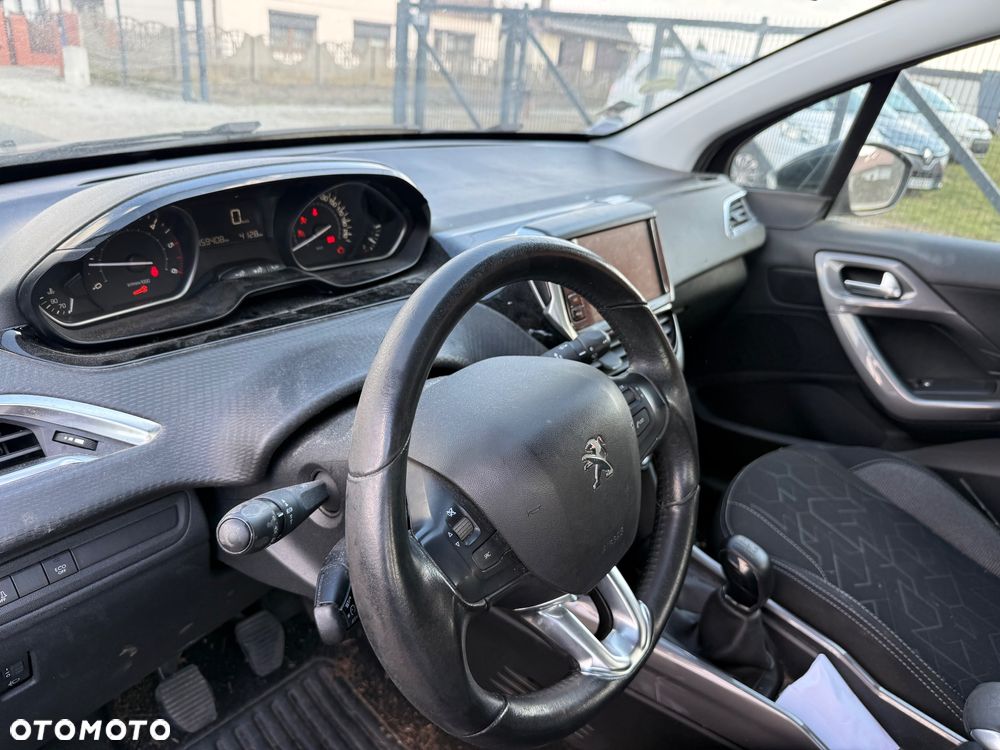 Peugeot 2008 BlueHDi 100 STOP & START Signature - 13