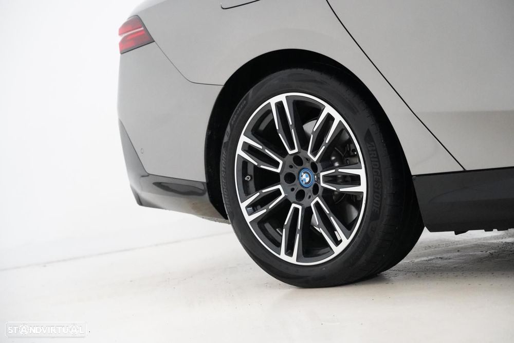 BMW i5 eDrive40 Pack Desportivo M - 23