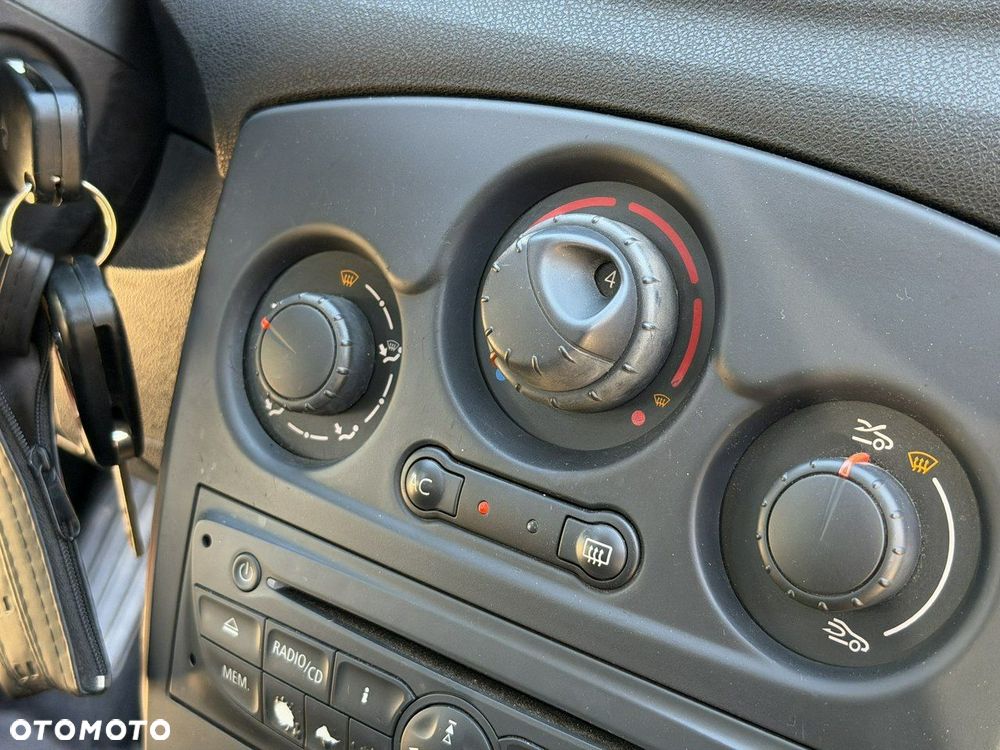 Renault Clio - 17