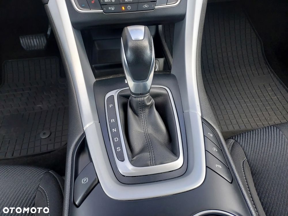 Ford Mondeo Turnier 2.0 TDCi Start-Stopp PowerShift-Aut Business Edition - 32