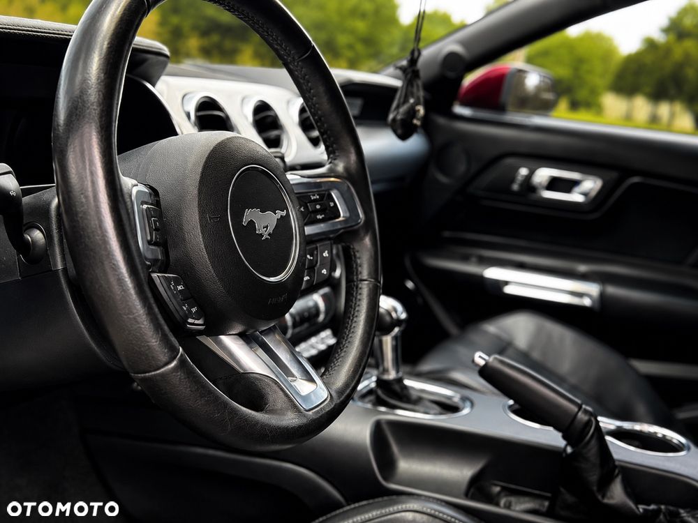 Ford Mustang - 8