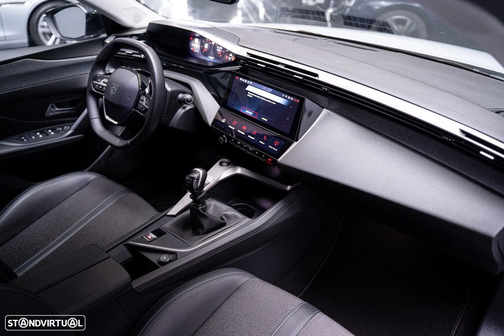 Peugeot 308 1.2 PureTech Allure - 23