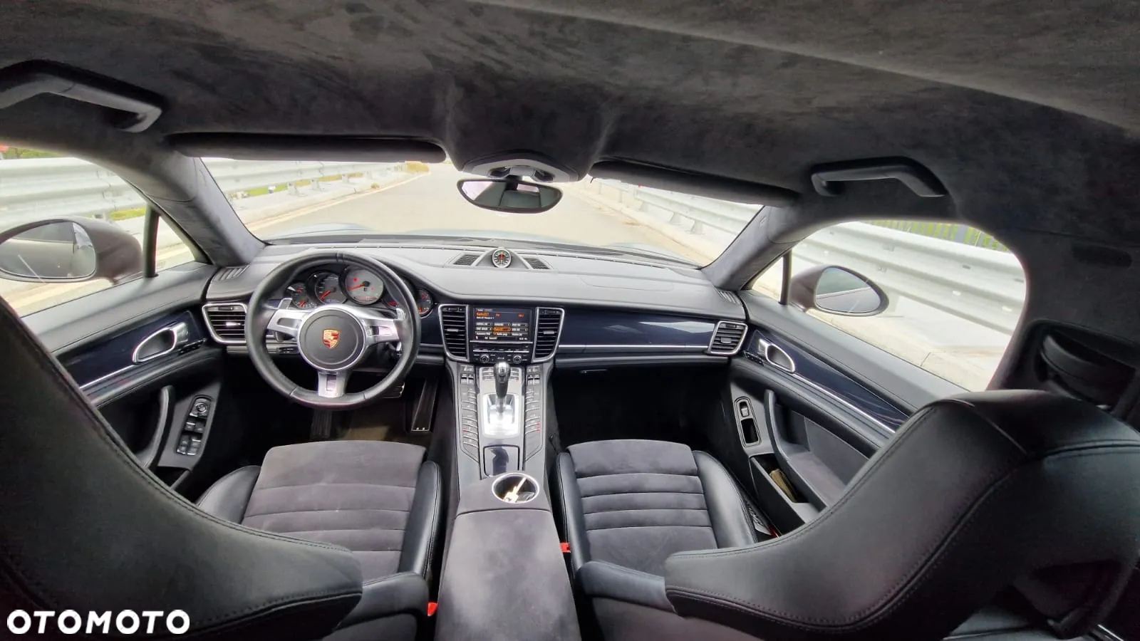 Porsche Panamera GTS - 12
