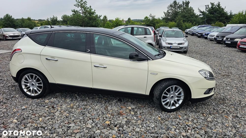 Lancia Delta 1.6 MJ Platino Selectronic - 4