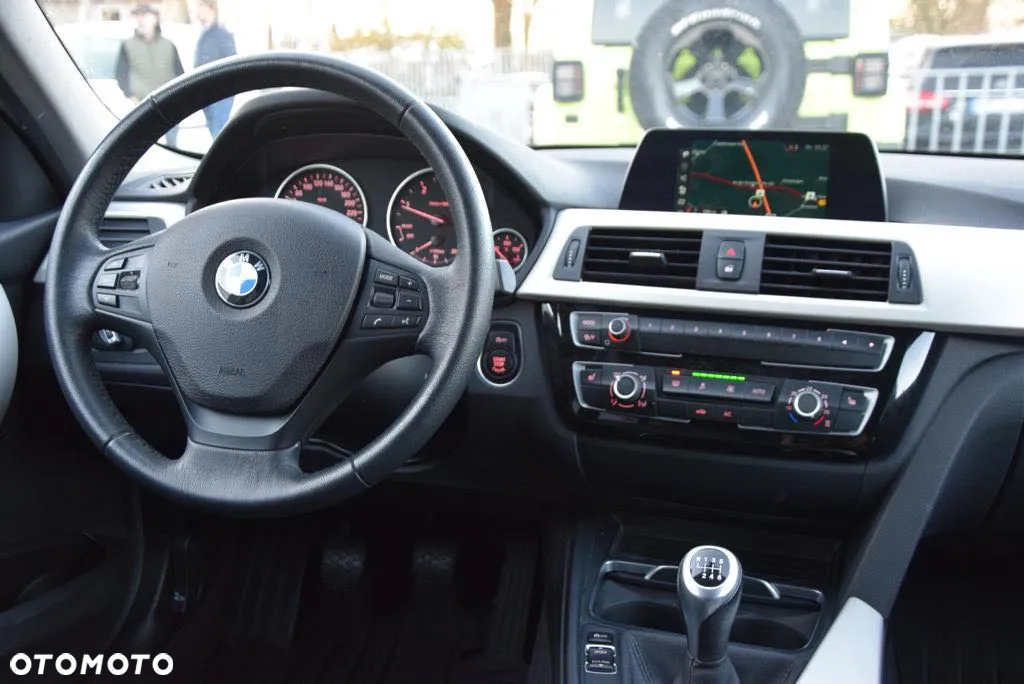 BMW Seria 3 318d - 10