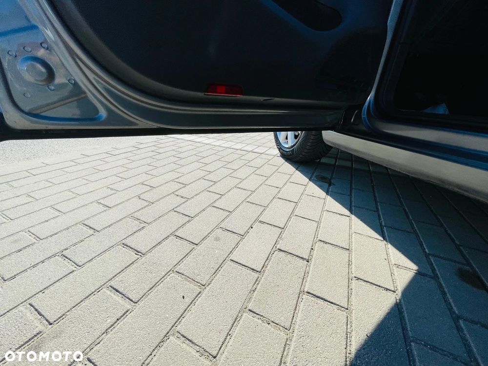 Volkswagen Golf 1.6 Team - 33