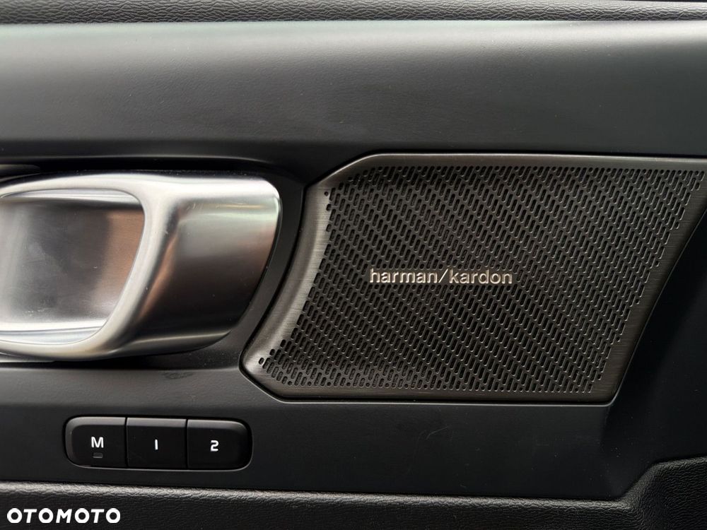 Volvo XC 40 - 24