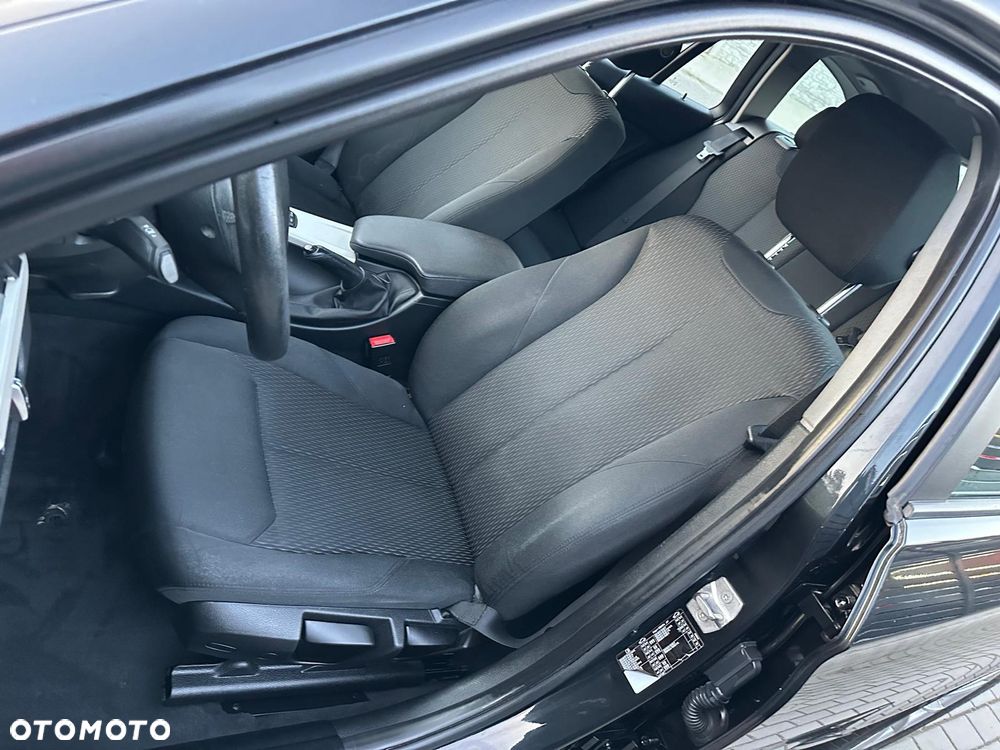 BMW Seria 3 318d Edition M Sport Shadow - 13