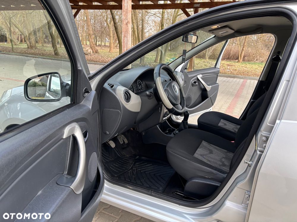 Dacia Sandero 1.2 16V Laureate II - 12