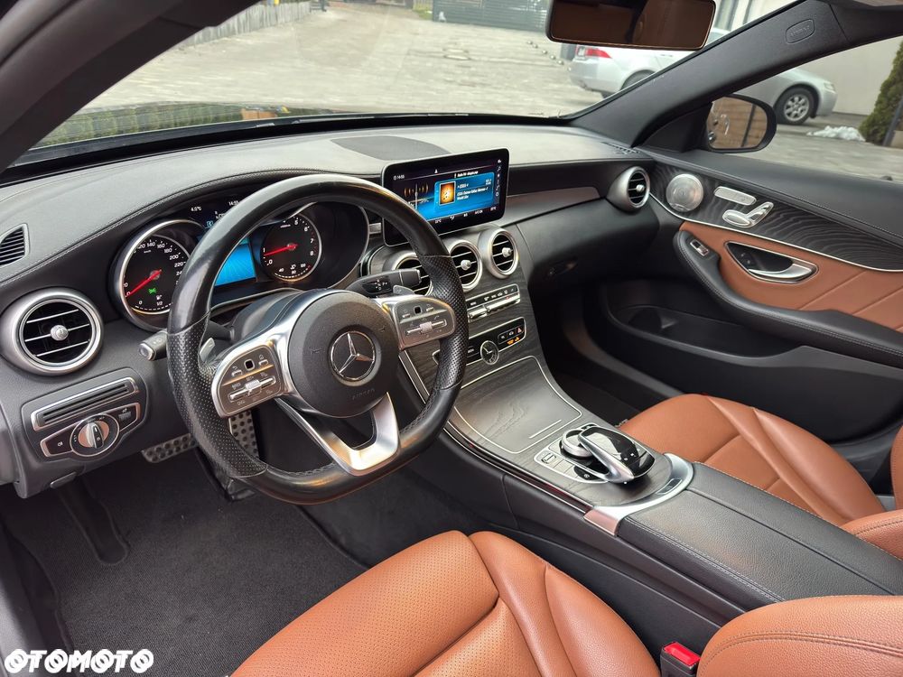 Mercedes-Benz Klasa C 300 4Matic 9G-TRONIC AMG Line - 14