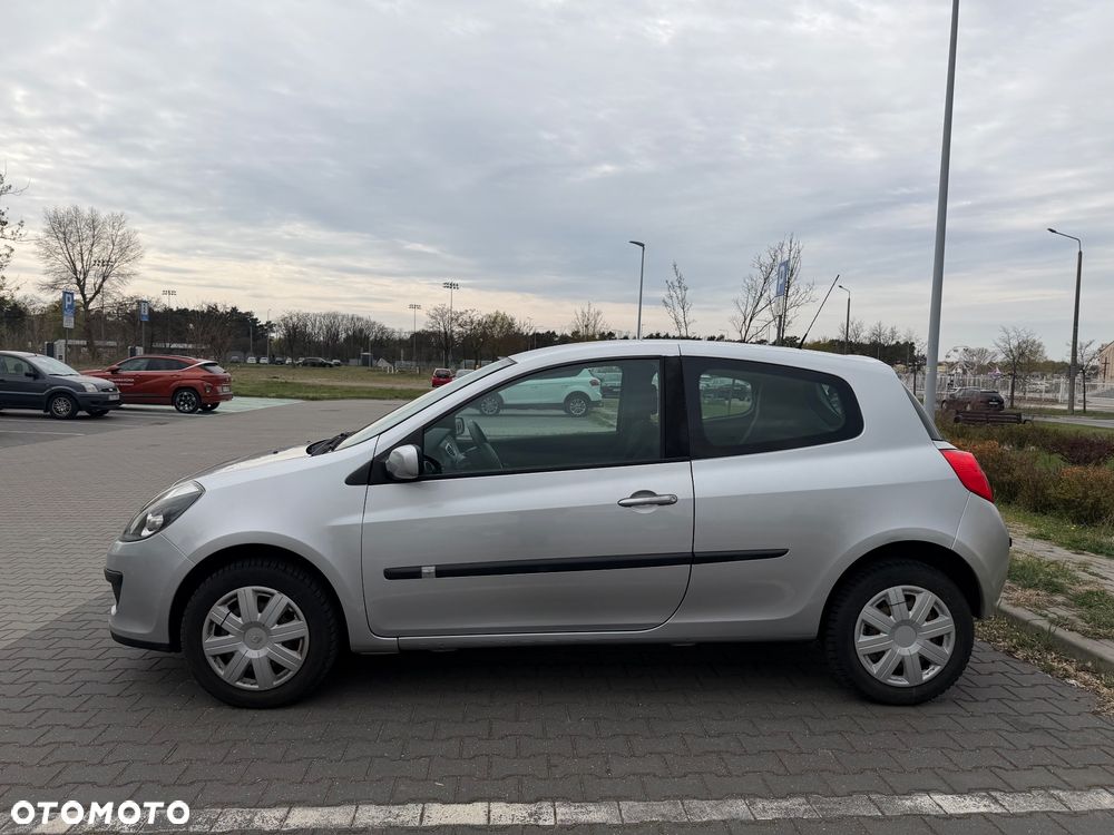 Renault Clio 1.2 16V 75 Expression - 4