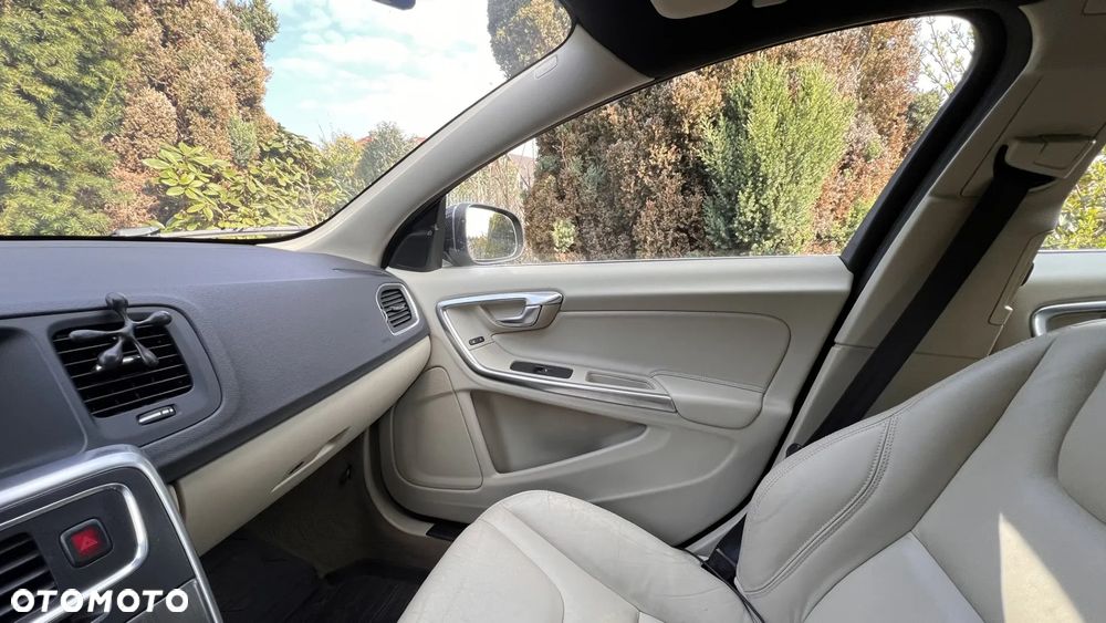 Volvo V60 DRIVe Summum - 14