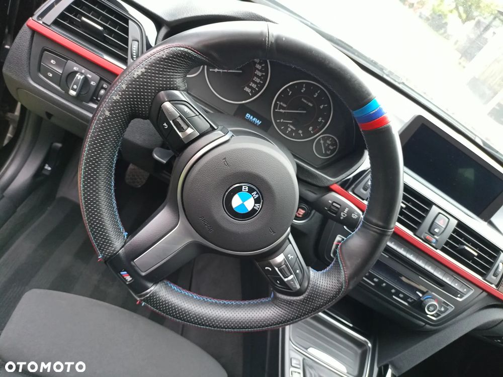 BMW Seria 3 320d xDrive - 13